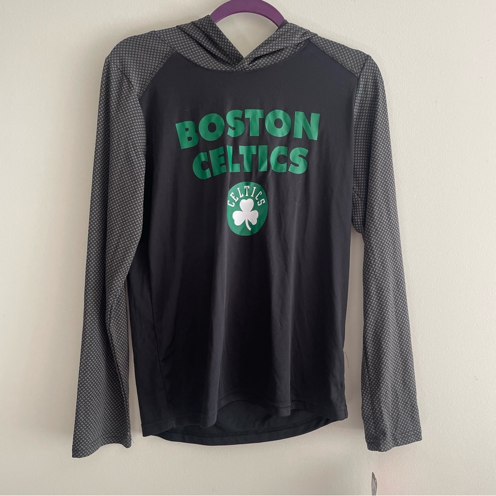 NWT Boston Celtics NBA boys kids’ hoodie dry fit athletic shirt size 12-14 Large